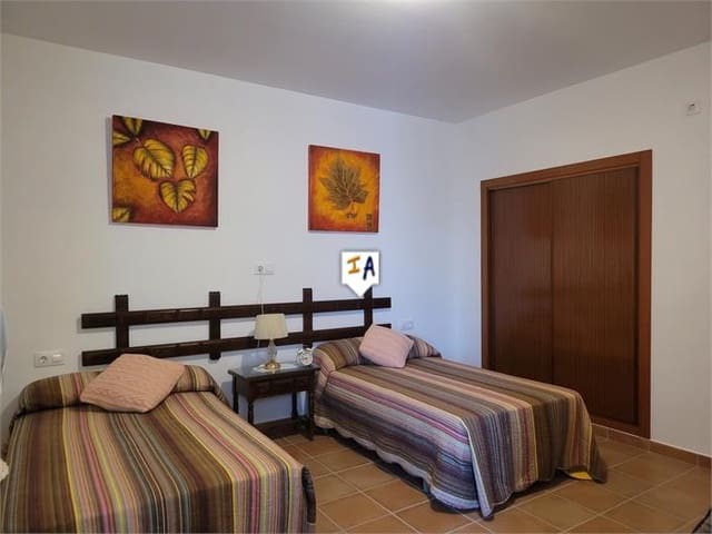 3 soveværelse Villa til salg i La Mina, Puente Genil med swimmingpool garage - € 425.000 (Ref: 7833913)