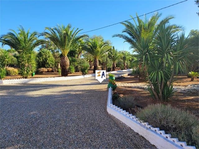 3 soveværelse Villa til salg i La Mina, Puente Genil med swimmingpool garage - € 425.000 (Ref: 7833913)