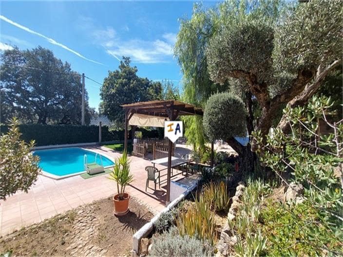 6 soveværelse Finca/Landehus til salg i Iznajar med swimmingpool garage - € 365.000 (Ref: 7837200)