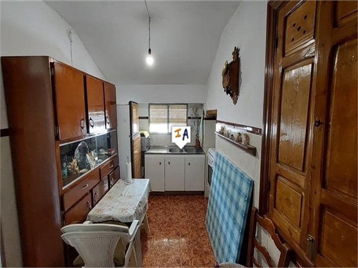 5 soveværelse Byhus til salg i Castillo de Locubin - € 55.000 (Ref: 7856492)