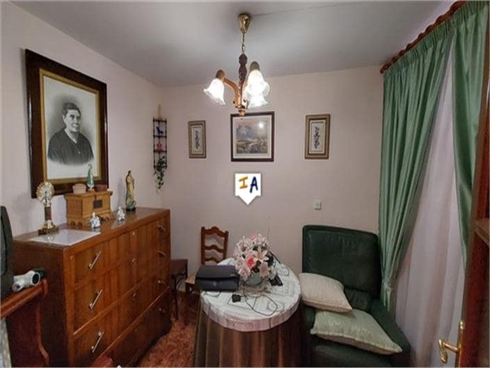 5 soveværelse Byhus til salg i Castillo de Locubin - € 55.000 (Ref: 7856492)