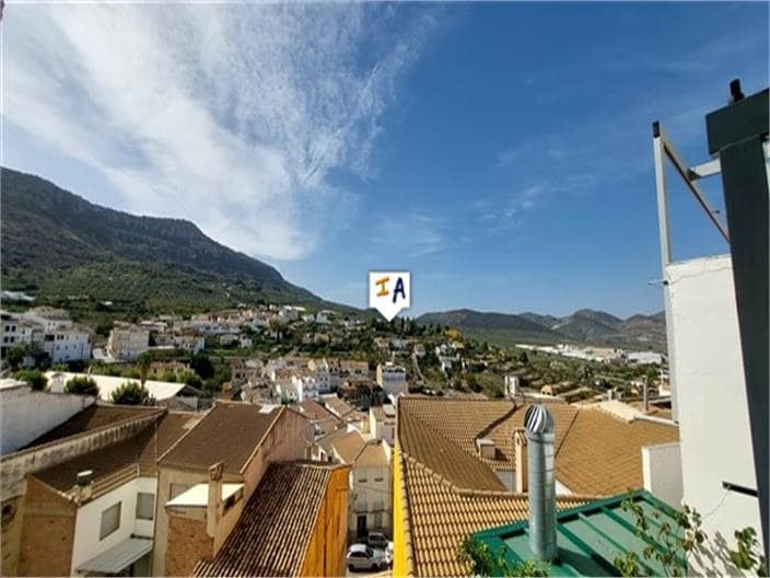 5 soveværelse Byhus til salg i Castillo de Locubin - € 55.000 (Ref: 7856492)