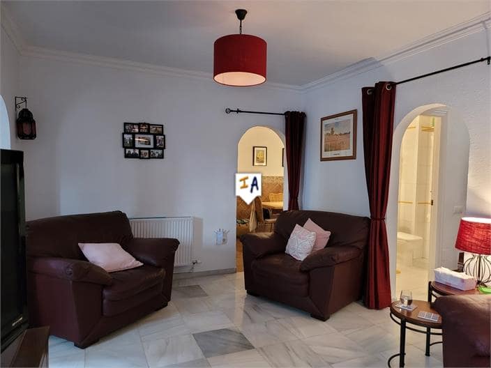 4 bedroom Townhouse for sale in Fuente de Piedra with pool garage €