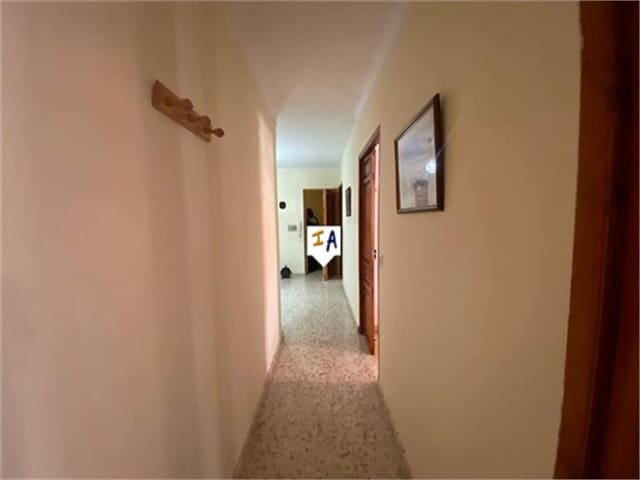 3 bedroom Apartment for sale in Castillo de Locubín - € 77,000 (Ref: 7873497)