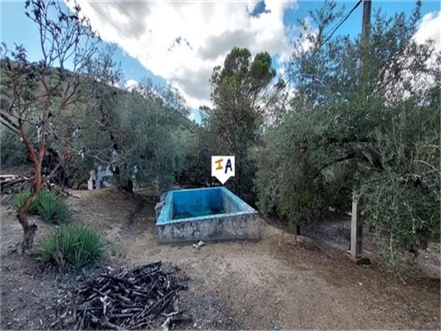 4 slaapkamer Finca/Landhuis te koop in Iznájar met zwembad garage - € 139.000 (Ref: 7904262)