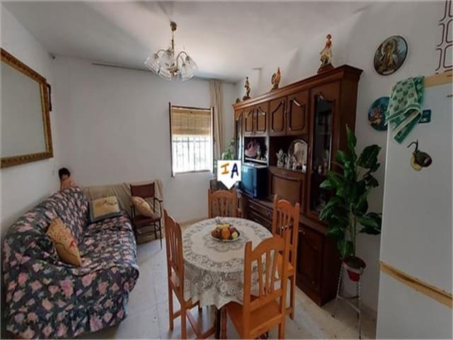 4 slaapkamer Finca/Landhuis te koop in Iznájar met zwembad garage - € 139.000 (Ref: 7904262)