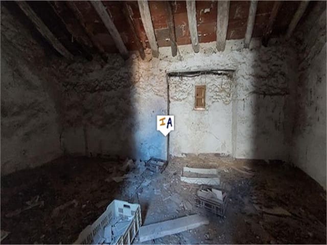 Hus til salgs i Luque med garasje - € 14 000 (Ref: 7917899)