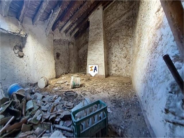 Hus til salgs i Luque med garasje - € 14 000 (Ref: 7917899)