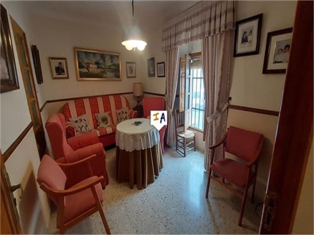 5 bedroom Townhouse for sale in Luque - € 75,000 (Ref: 7940921)