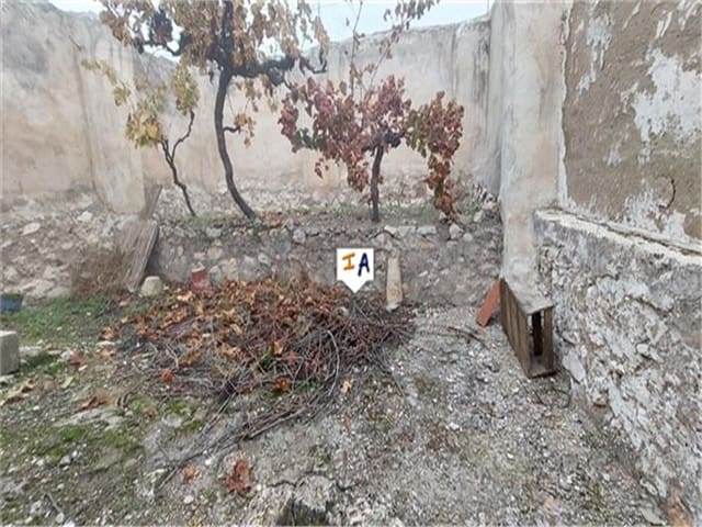 5 bedroom Townhouse for sale in Luque - € 75,000 (Ref: 7940921)