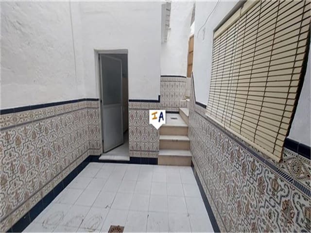 5 bedroom Townhouse for sale in Luque - € 75,000 (Ref: 7940921)