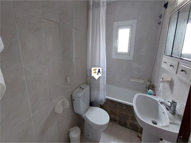 3 soverom Hus til salgs i Monturque med garasje - € 92 000 (Ref: 7966559)