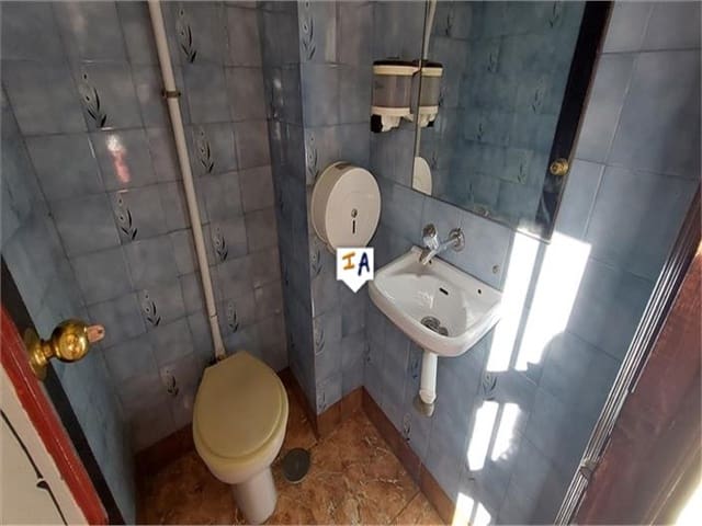 Commercial for sale in Castillo de Locubín - € 110,000 (Ref: 7980219)