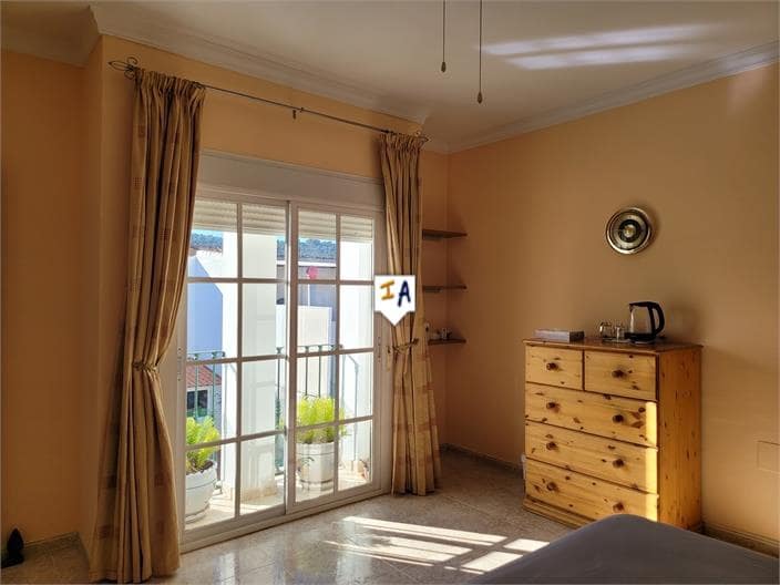 3 bedroom Townhouse for sale in Humilladero with pool € 179,950 (Ref