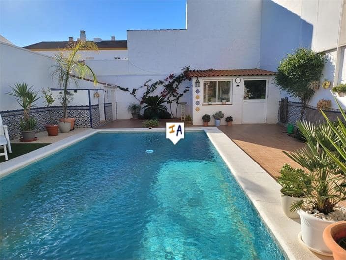 3 bedroom Townhouse for sale in Humilladero with pool € 179,950 (Ref
