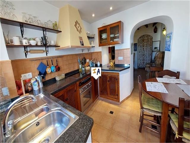 3 soverom Hus til salgs i Castillo de Locubín - € 139 000 (Ref: 8016424)