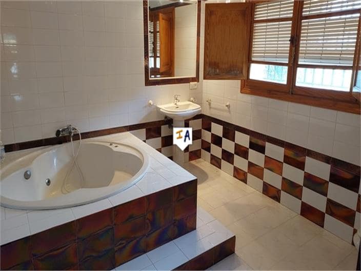 5 soveværelse Villa til salg i Rute med swimmingpool - € 325.000 (Ref: 8022637)