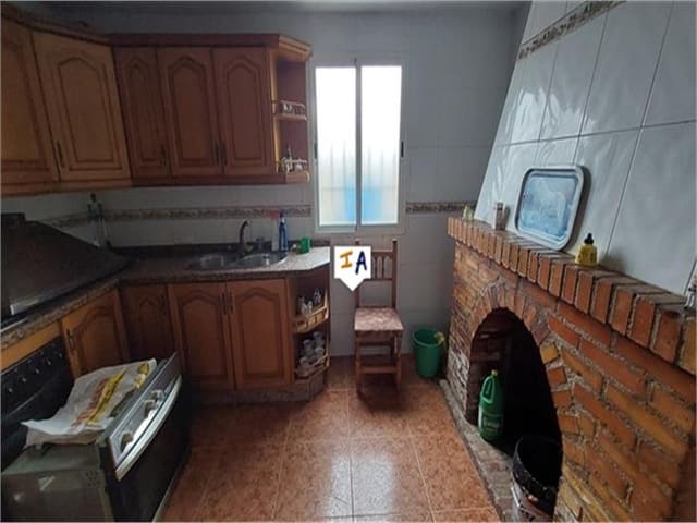 8 slaapkamer Finca/Landhuis te koop in Monturque met garage - € 285.000 (Ref: 8034778)