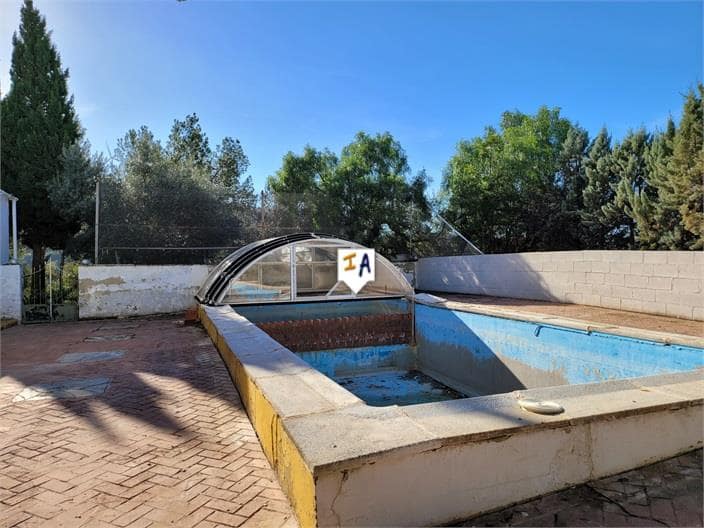 3 soveværelse Finca/Landehus til salg i Osuna med swimmingpool - € 195.000 (Ref: 8066998)