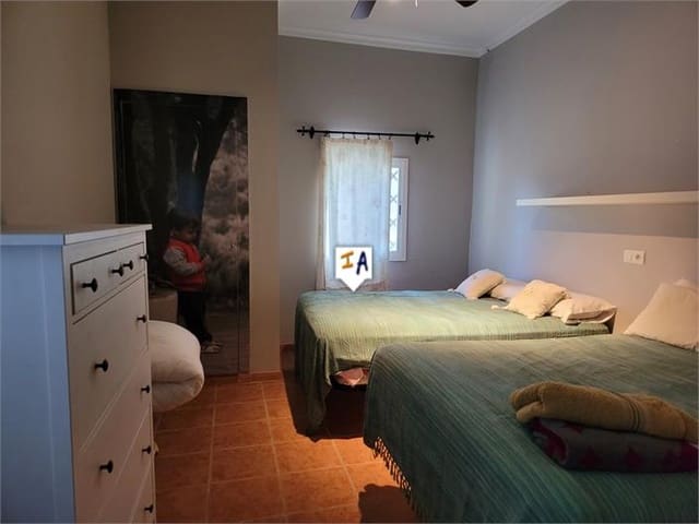 3 soveværelse Finca/Landehus til salg i Osuna med swimmingpool - € 195.000 (Ref: 8066998)