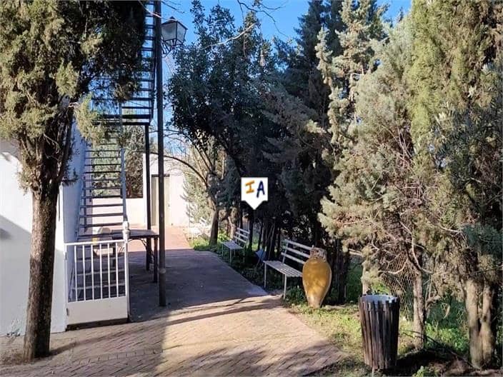 3 soveværelse Finca/Landehus til salg i Osuna med swimmingpool - € 195.000 (Ref: 8066998)