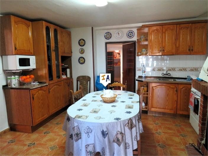 6 soveværelse Byhus til salg i Martos med swimmingpool garage - € 150.000 (Ref: 8076860)