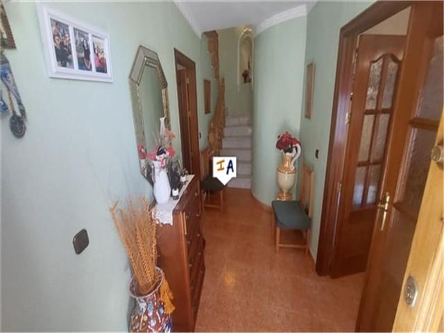 5 Zimmer Haus zu verkaufen in Priego de Córdoba mit Garage - 112.000 € (Ref: 8113284)