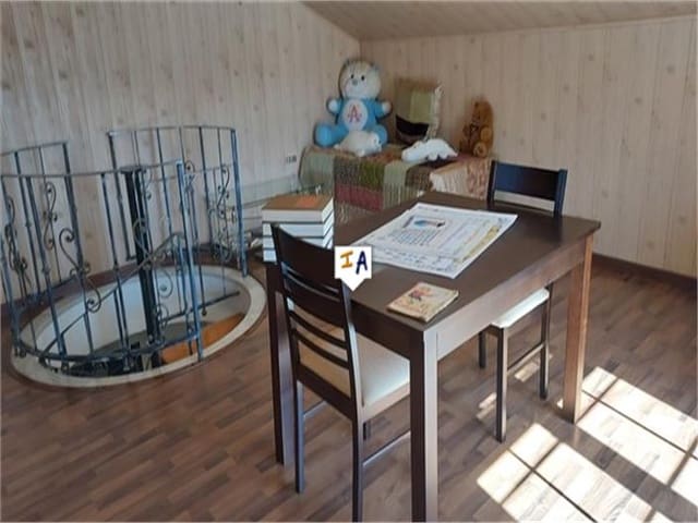 4 soveværelse Villa til salg i Loja med swimmingpool - € 294.000 (Ref: 8141763)