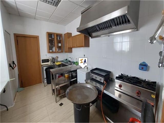 15 bedroom Commercial for sale in Luque with pool garage - € 664,000 (Ref: 8141764)