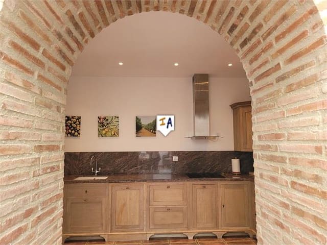 6 camera da letto Casa in vendita in Badolatosa con piscina - 385.000 € (Rif: 8141766)