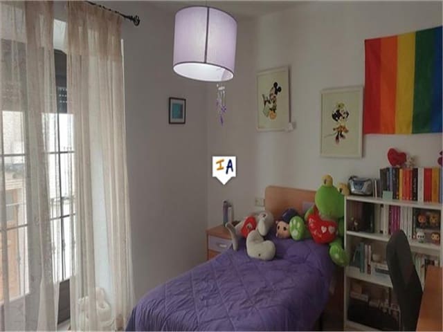 5 bedroom Townhouse for sale in Torres with pool garage - € 159,900 (Ref: 8169354)