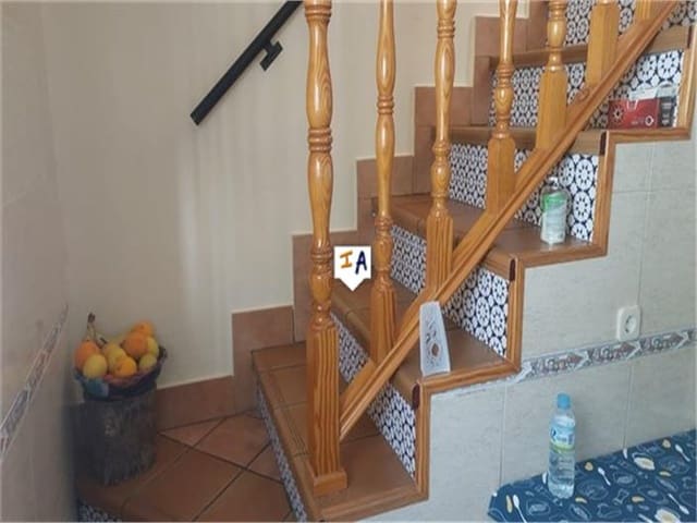 4 makuuhuone Omakotitalo myytävänä paikassa Alcalá la Real mukana 
autotalli - 113 000 € (Ref: 8173845)