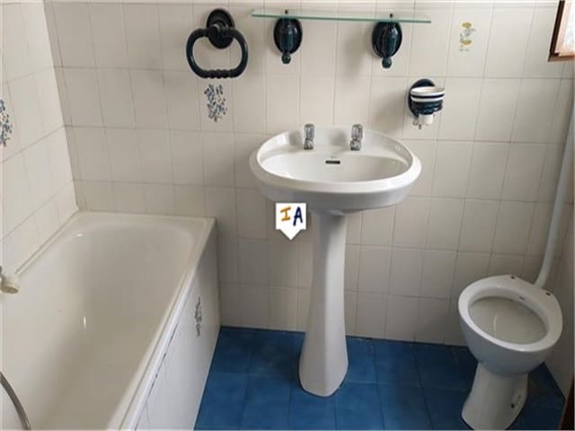 Casa de 4 habitaciones en Rute en venta con garaje - 79.000 € (Ref: 8176499)