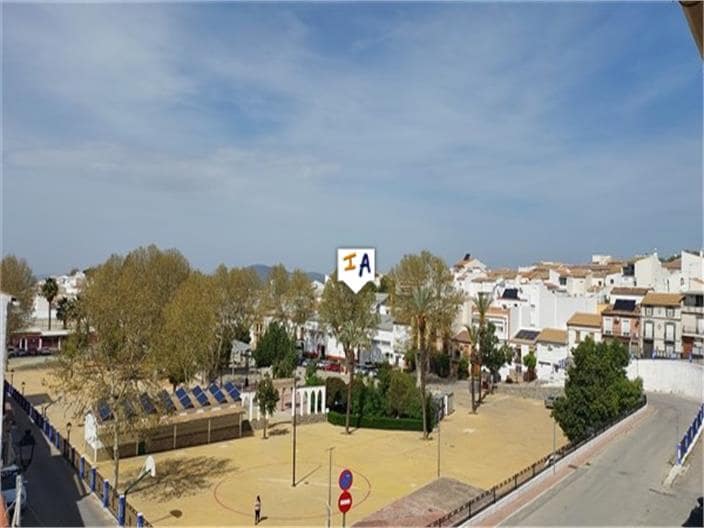 8 soverom Hus til salgs i Rute med garasje - € 72 000 (Ref: 8181428)