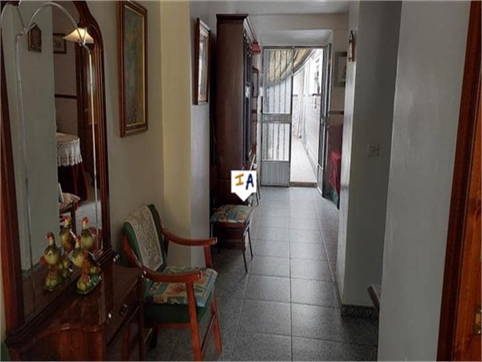 8 soverom Hus til salgs i Rute med garasje - € 72 000 (Ref: 8181428)