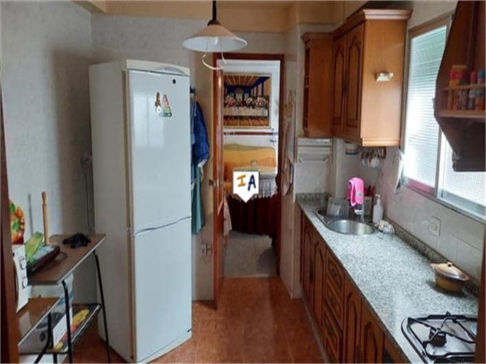 8 soverom Hus til salgs i Rute med garasje - € 72 000 (Ref: 8181428)