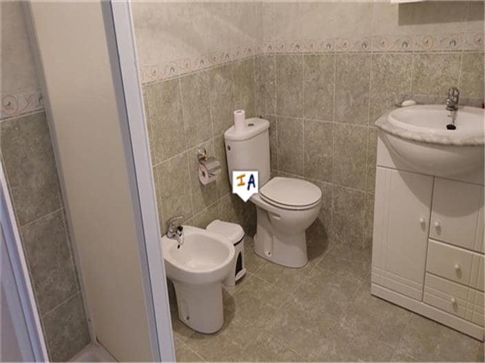 8 soverom Hus til salgs i Rute med garasje - € 72 000 (Ref: 8181428)