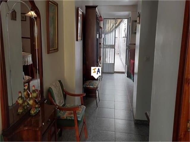 8 soverom Hus til salgs i Rute med garasje - € 72 000 (Ref: 8181428)