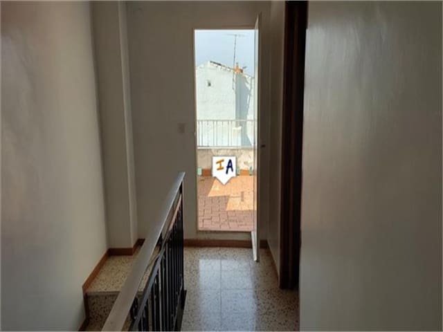 8 soverom Hus til salgs i Rute med garasje - € 72 000 (Ref: 8181428)