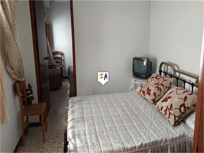 8 soverom Hus til salgs i Rute med garasje - € 72 000 (Ref: 8181428)