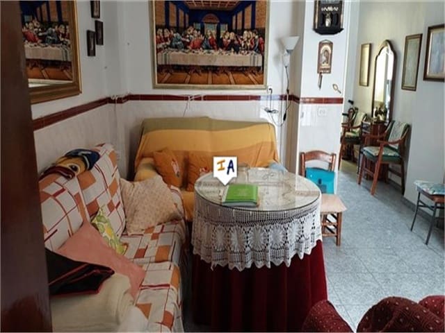 8 soverom Hus til salgs i Rute med garasje - € 72 000 (Ref: 8181428)