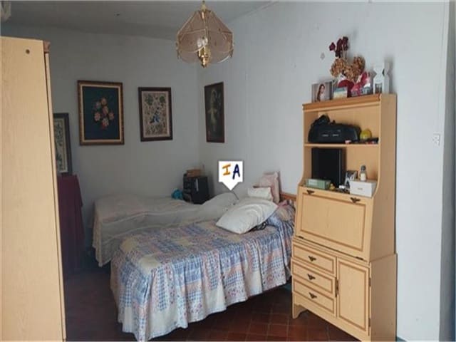 6 soveværelse Byhus til salg i Alcalá la Real - € 105.000 (Ref: 8207990)