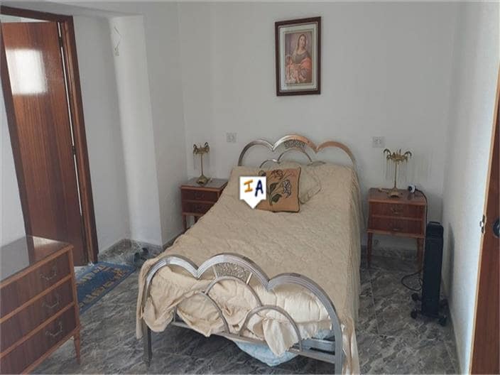 5 bedroom Townhouse for sale in Castillo de Locubin - € 55,000 (Ref: 8253372)