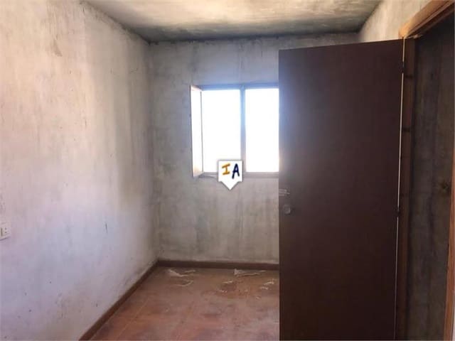 Byhus til salg i Alcaucín - € 72.000 (Ref: 8288668)