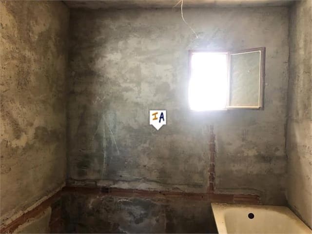 Byhus til salg i Alcaucín - € 72.000 (Ref: 8288668)