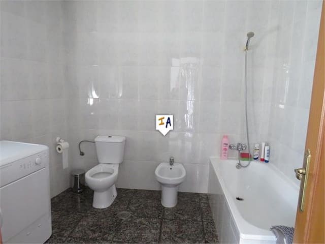 3 chambre Maison de Ville à vendre à Martos avec garage - 105 000 € (Ref: 8302245)