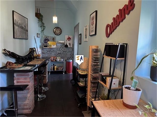 6 soveværelse Byhus til salg i Alcaudete - € 250.000 (Ref: 8322252)