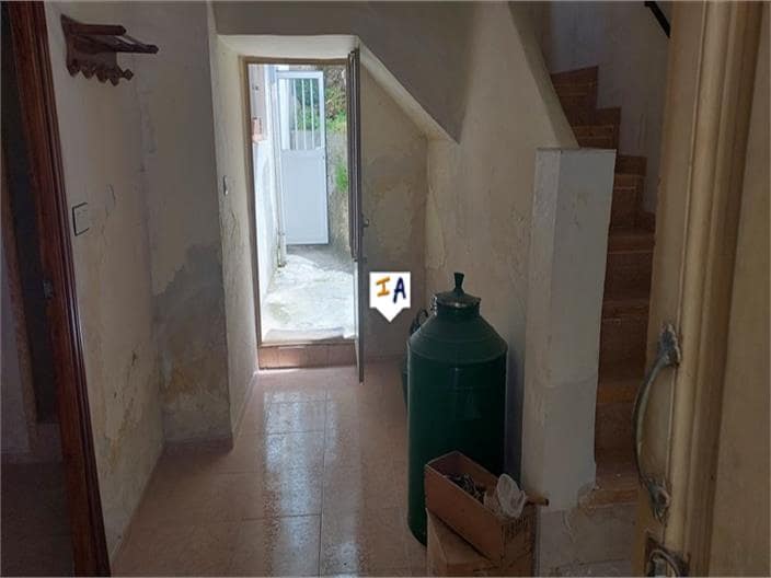 5 soveværelse Byhus til salg i Castillo de Locubin - € 45.000 (Ref: 8322253)