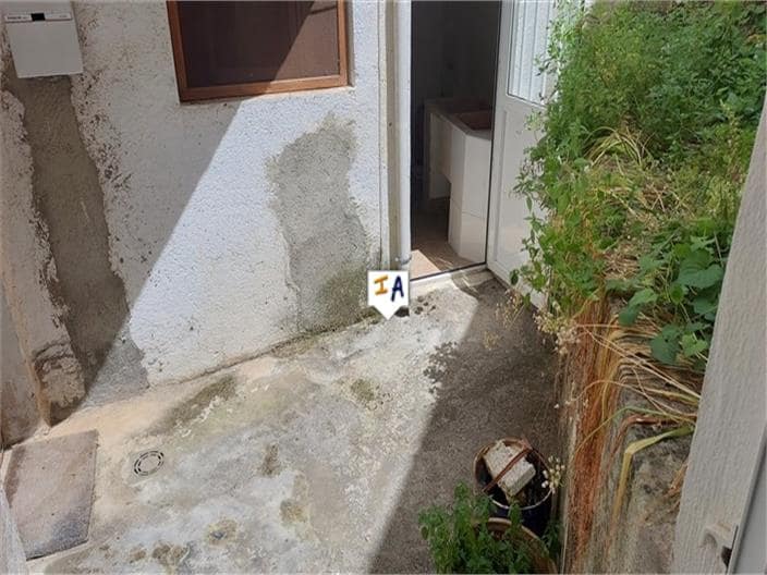 5 soveværelse Byhus til salg i Castillo de Locubin - € 45.000 (Ref: 8322253)