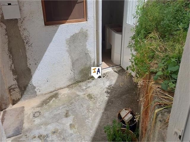 5 makuuhuone Omakotitalo myytävänä paikassa Castillo de Locubín - 45 000 € (Ref: 8322253)